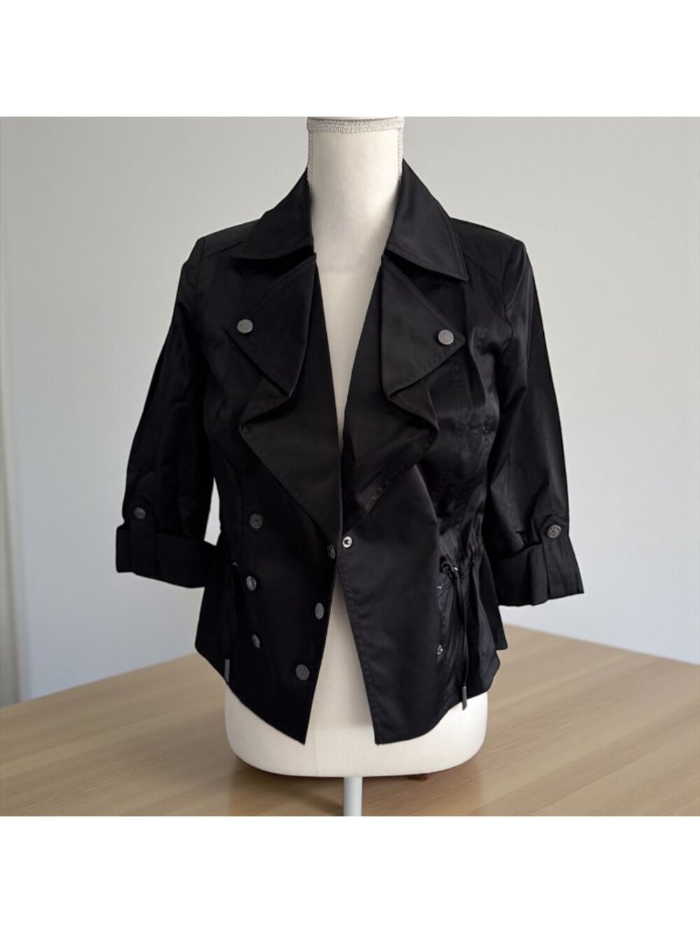 WHITE HOUSE BLACK MARKET WHBM Black Satin Finish Jacket Blazer Size 00